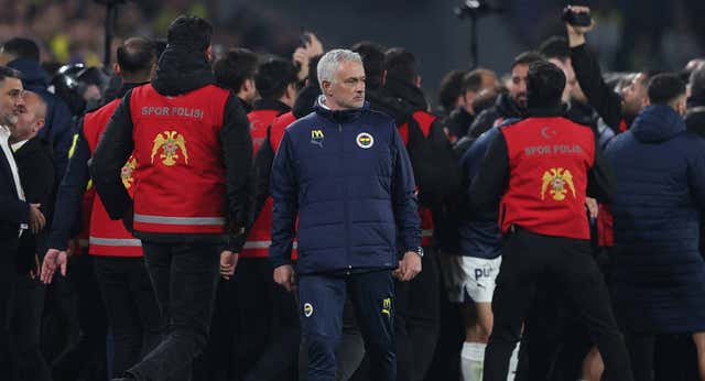 Su última salida de tono le cuesta tres partidos de sanción a José Mourinho