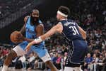 James Harden mantiene a los Clippers en el pulso por los 'playoffs' con los Grizzlies y los Wolves
