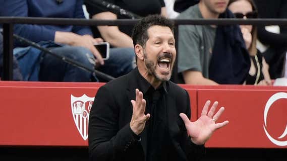 Simeone, durante el partido ante el Sevilla. /AFP