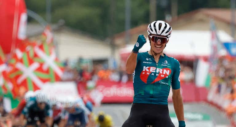 Urko Berrade gana la etapa 18 de La Vuelta 2024.