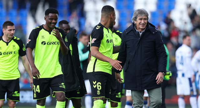 Pellegrini enchufa a toda la plantilla para el esprint de la ilusión