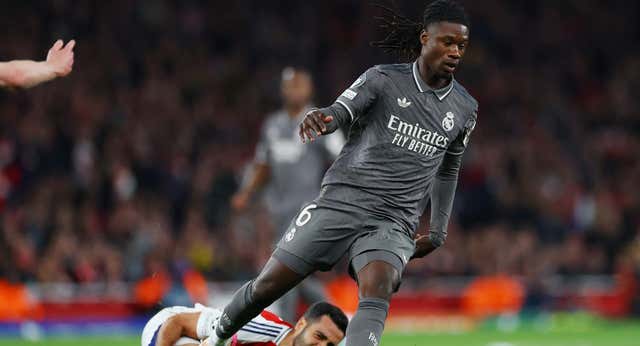 Más problemas para Carlo Ancelotti: Eduardo Camavinga se perderá la vuelta en el Bernabéu por sanción
