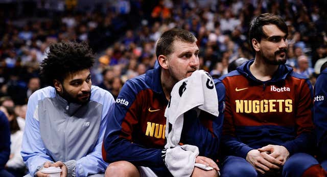 Mientras Doncic y LeBron sonríen, media NBA es un polvorín: los Nuggets de Jokic baten un récord y se cargan a su entrenador a diez días de playoff