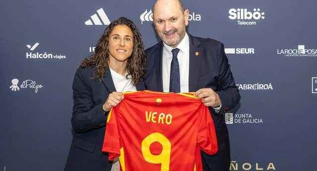 El encuentro de Rafael Louzán y Vero Boquete es el primer paso en la eterna deuda de la RFEF con la leyenda de la Selección