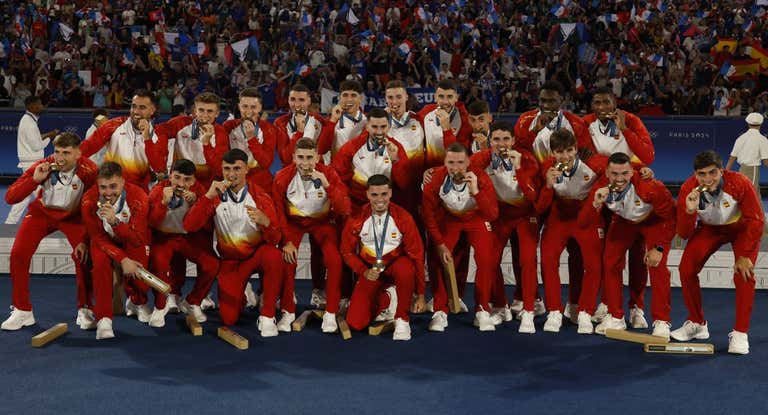 La Selección masculina muerde su oro en París 2024.