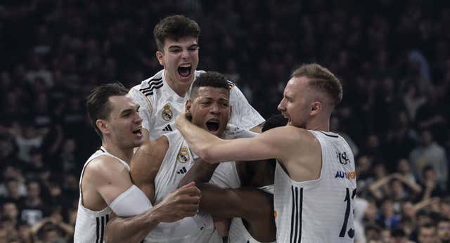 Una decisión inesperada a dos segundos del final manda un mensaje al vestuario del Real Madrid: «Vamos a intentar pelear por el título»