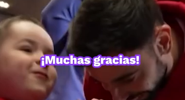 Bobby vivió un momento inolvidable de la mano de Bruno Fernandes en Old Trafford.