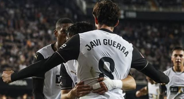 El Valencia ya mira a Europa en un Viernes de Dolores para García Pimienta