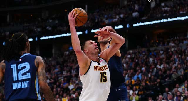 Santi Aldama, testigo de excepción de un Nikola Jokic que se queda sin páginas en los libros de historia pese a la crisis de los Denver Nuggets