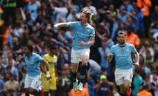 La magia de De Bruyne impulsa al City en su pelea por la Champions