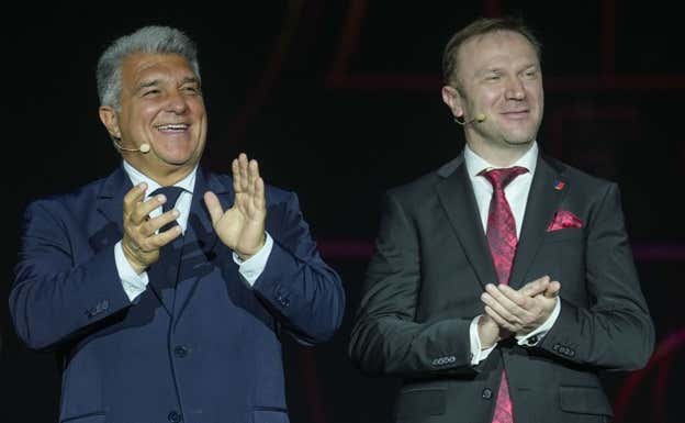 Joan Laporta junto a Ruslan Birladeanu. Efe