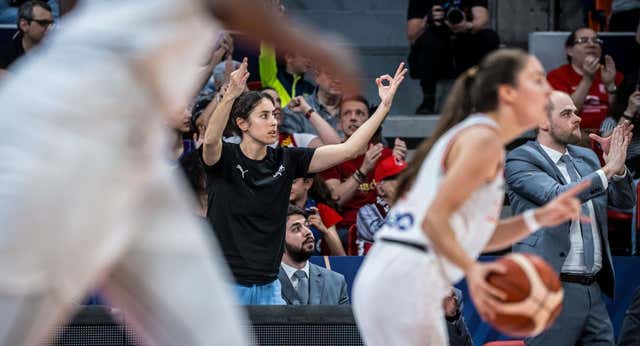 Las lágrimas que hicieron a María Conde reencontrarse con el Príncipe Felipe ahora son de oro: «Ya no voy a recordar Zaragoza por la lesión»