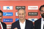 Caparrós y la vieja guardia de Nervión al rescate del Sevilla: «Hay que defender el escudo»