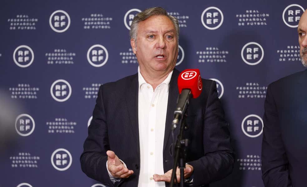 FIFA tampoco confía en los árbitros españoles y ninguno estará en el campo en el Mundial de Clubes