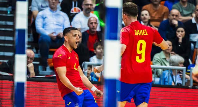 España sella una clasificación impoluta para el Europeo