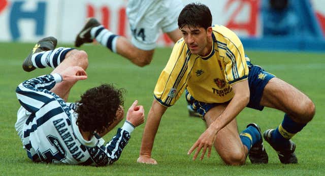 No lo recuerdas, pero Imanol Alguacil jugó en el Villarreal: «Cuando tienes a alguien que defiende algo que ama, es imbatible»