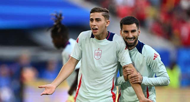 El cuerpo de Álex Baena dice basta: Eurocopa, Juegos Olímpicos, LaLiga y 800 minutos más que Fermín López