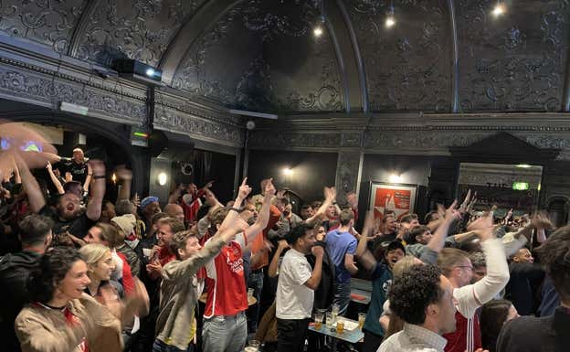 Así fue ver el Real Madrid-Arsenal infiltrado en el 'Worlds end' ('El fin del mundo'), uno de los pubs más 'gunner' de Londres