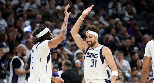 Los Mavericks no son un solar sin Luka Doncic: Anthony Davis y Klay Thompson permiten soñar con los playoffs mientras se citan con Santi Aldama