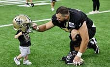 La rodilla de Ryan Ramczyk no aguanta más y le obliga a un adiós prematuro: “A veces, el camino menos transitado lleva a lugares inesperados”
