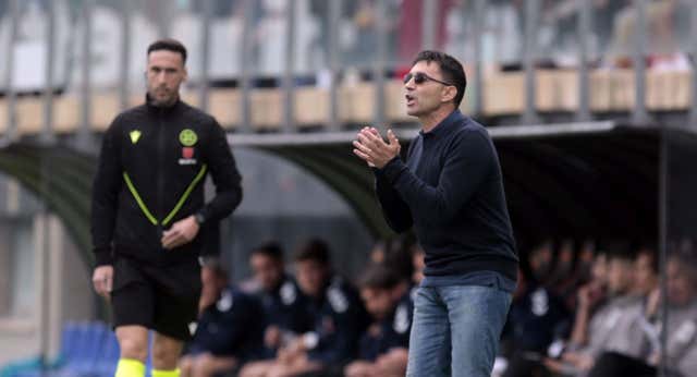 Gijón desata el clima de euforia y Garitano tiene que entrar a meter calma: «’Na’, se le ha ido la pinza…»