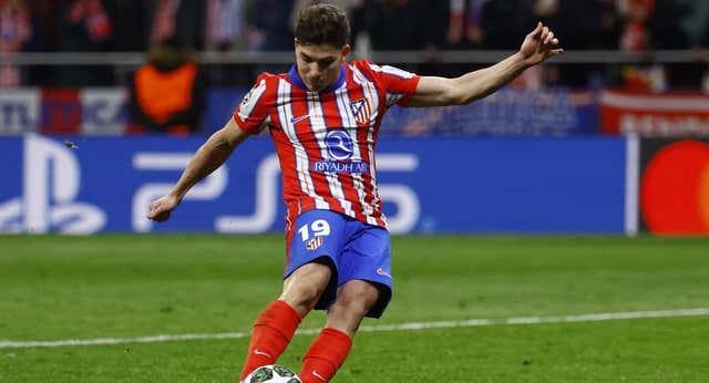 Los siguientes pasos en la cruzada de los aficionados del Atlético de Madrid contra la UEFA por descubrir la ‘verdad’ del penalti de Julián Alvarez: «Vamos a llegar hasta el final»