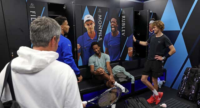 El recordatorio de una incómoda regla antidopaje desata la polémica en el tenis: «Tendrán que ducharse a la vista del supervisor»