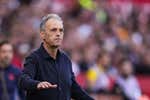 Caparrós no echa cuentas para el descenso pero pasa factura: «Ese gol no nos lo pueden meter nunca; ha sido un partido malo»
