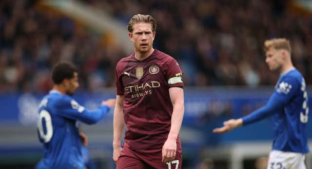 De Bruyne, sorprendido por no seguir en el Manchester City: «Me quedé en shock, pasó media semana hasta que se lo conté a mi familia»