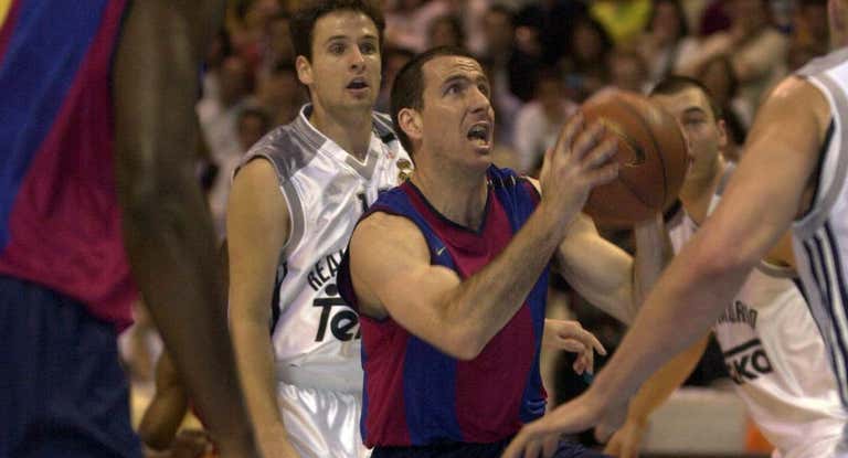 Nacho Rodríguez con el Barcelona, en un partido contra el Real Madrid.