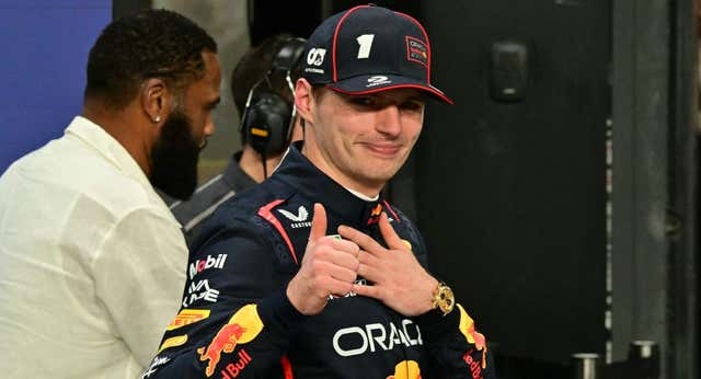 Red Bull desmiente la posible marcha de Verstappen y lanza un mensaje: «Él también le debe mucho al equipo»