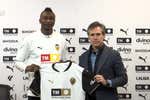 El Valencia 'zanja' el recorte de minutos a Umar Sadiq: «No hay ninguna indicación por nuestra parte»