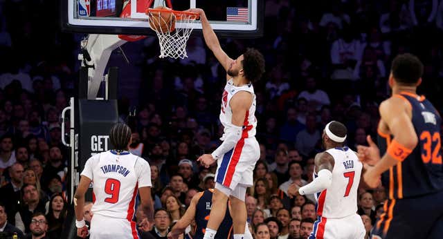 Cade Cunningham, la estrella anónima de la NBA, rompe 17 años de maleficio en playoffs y hace estallar al técnico de los Knicks por los tiros libres