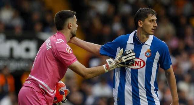 Joan García y Pulido Santana silencian Mestalla, pero Valencia y Espanyol ya rozan la permanencia