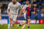 Toni Fernández se aleja de Lamine Yamal para jugar de Andrés Iniesta y lidera al filial hacia la permanencia