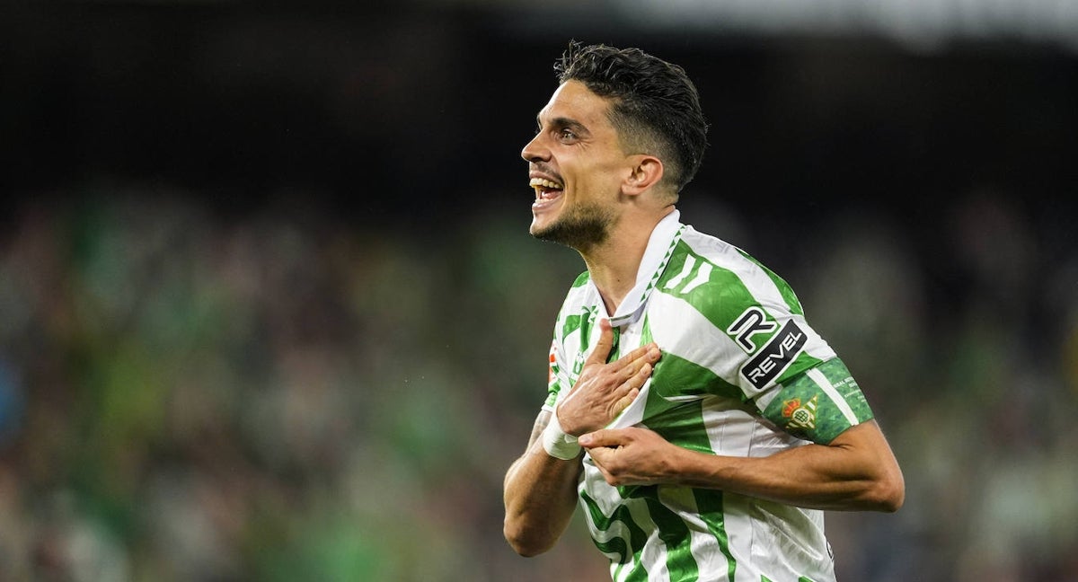 Marc Bartra celebra un gol.