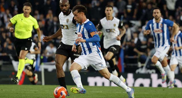 El Espanyol prepara un ofertón para renovar a Javi Puado, que debe seguir los pasos de los Raúl Tamudo o Sergi Darder
