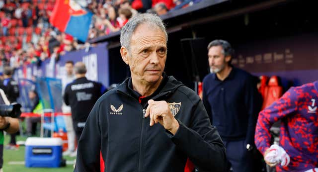 La pregunta que Joaquín Caparrós lanza al mundo del fútbol y define la frustración del Sevilla con el VAR: «Si le pasa lo mismo a Raphinha o Vinicius, ¿se sacaría roja?»