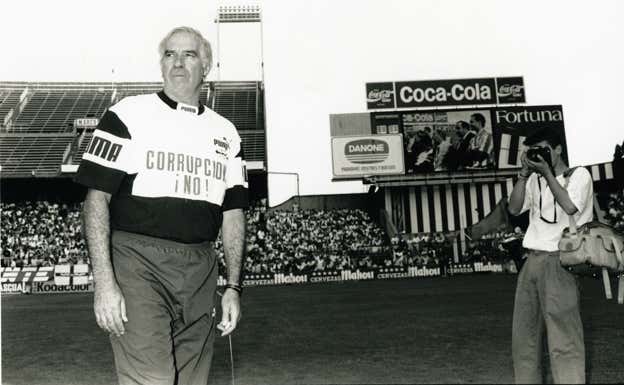 Luis Aragonés en una de sus etapas como entrenador del Atlético de Madrid. Efe