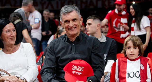 Ni en la Euroliga son unos paletos ni nadie tiene que pedir perdón por sacar a Mendilibar en una videopantalla