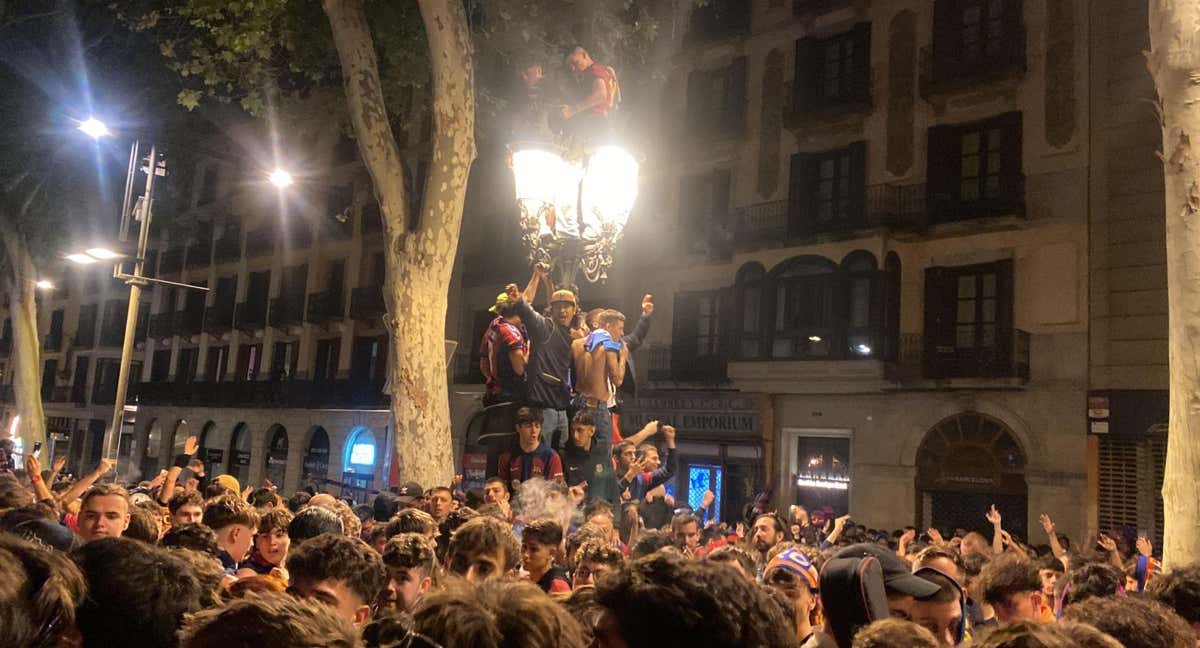 Canaletas fue una fiesta con el título de Copa del Barça.