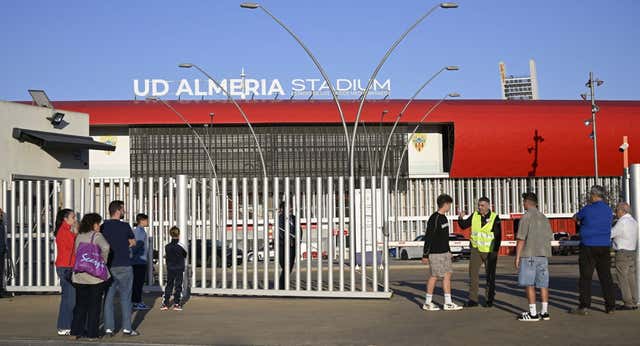 El caos del apagón empieza a aclararse: el Almería-Racing aplazado se jugará hoy
