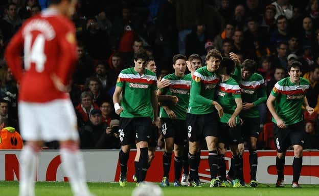 Los jugadores del Athletic celebran uno de los goles ante el United. AFP