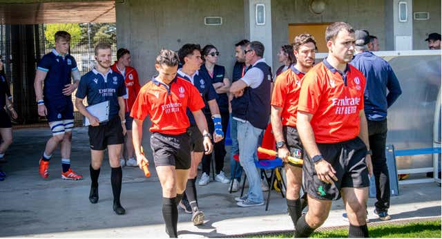 El profesor de la Universidad de Mondragón que ha arbitrado en el festival del Seis Naciones de rugby
