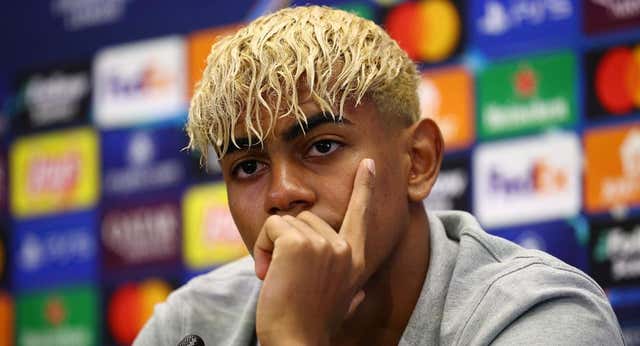 Lamine Yamal espanta la presión ante sus primeras semifinales de Champions: «No tengo miedo, lo dejé en el parque de Mataró hace tiempo»