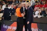 Joan Peñarroya y Vassilis Spanoulis se 'enzarzan' por el idioma y el otro arte del baloncesto: «No lloré, ni busqué excusas, ni mindongas...»
