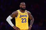 LeBron James deja la puerta abierta a su retirada tras el descalabro de los Lakers: «No sé cuánto tiempo quiero seguir jugando»