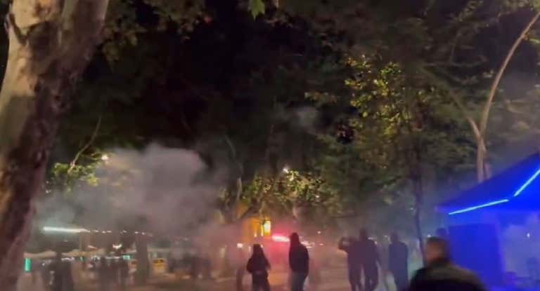 Imagen de la pelea entre ultras del Betis y la Fiorentina.