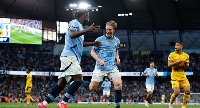 El penúltimo baile de De Bruyne en el Etihad aúpa a la tercera posición a un City que ya acaricia los puestos Champions