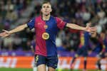 Lamine y Raphinha salen al rescate del líder y presionan al Real Madrid